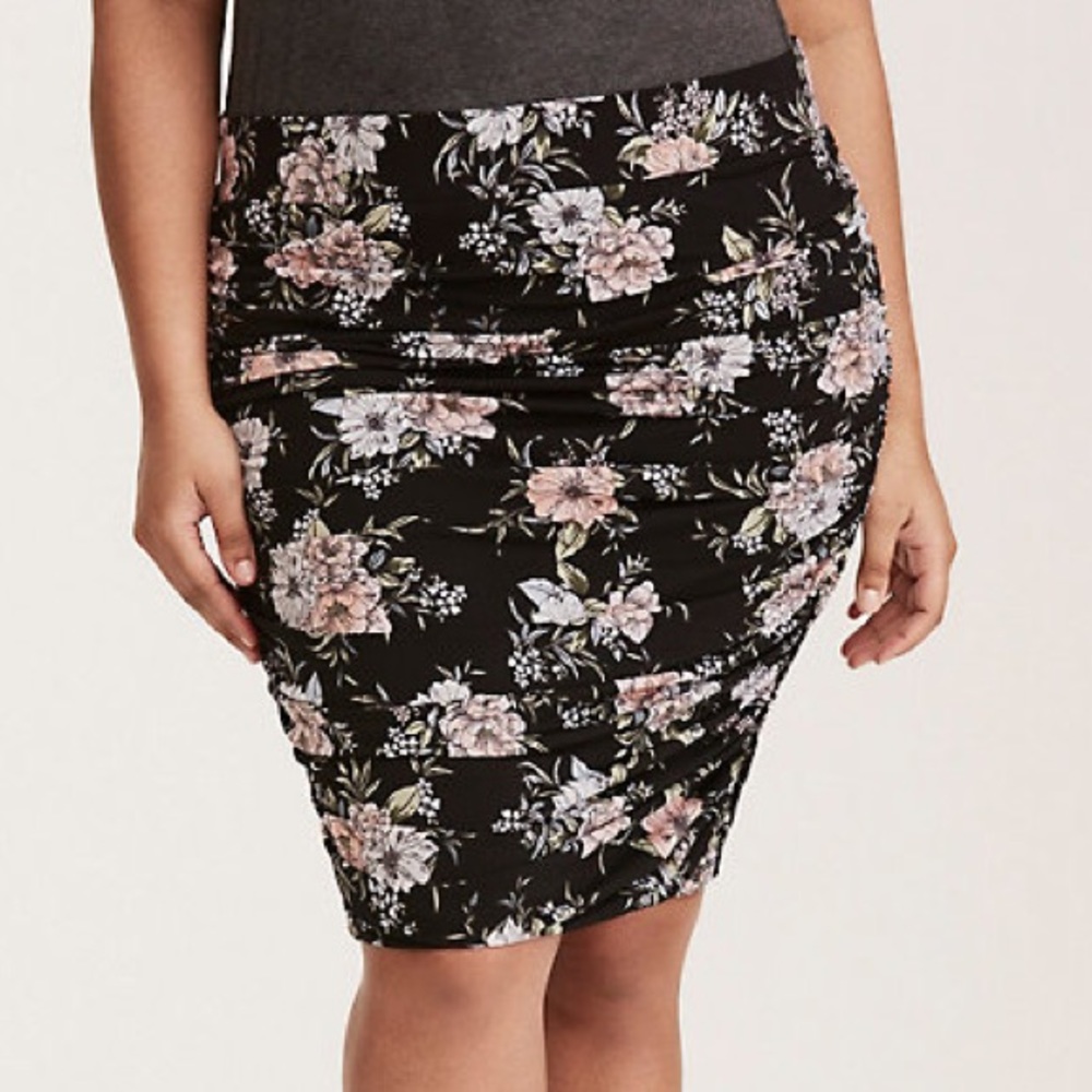 Torrid 2 Floral Print Shirred Jersey Knit Mini Skirt